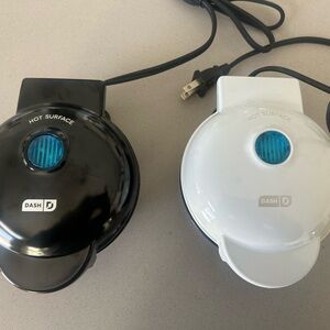 Dash Mini Makers Black and White